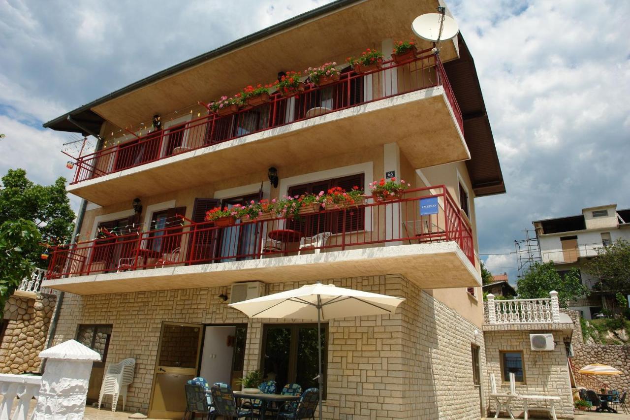 Apartments Nikolina Novi Vinodolski Esterno foto