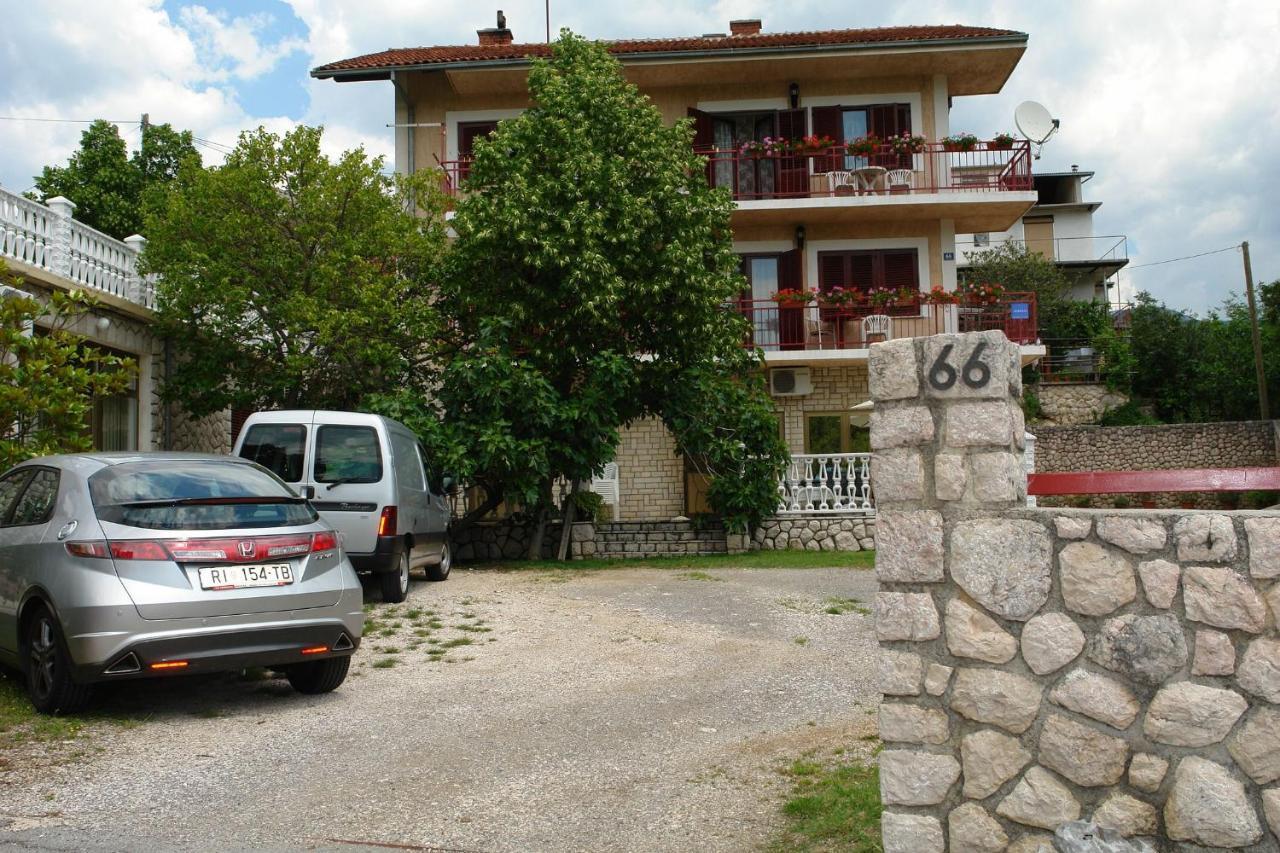 Apartments Nikolina Novi Vinodolski Esterno foto