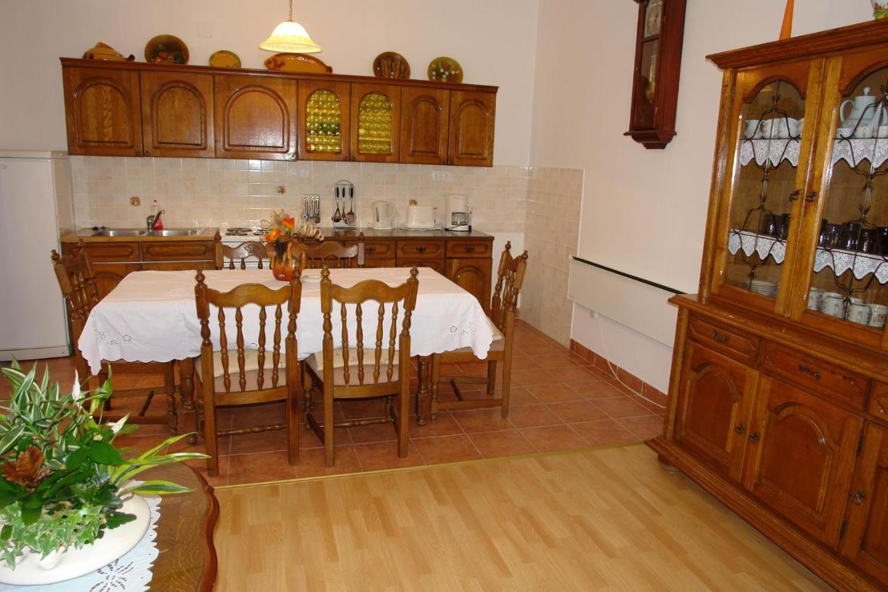 Apartments Nikolina Novi Vinodolski Esterno foto